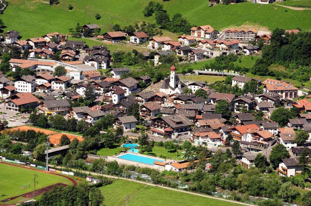 Privatpension Bergkristall San Martino In Passiria  Extérieur photo